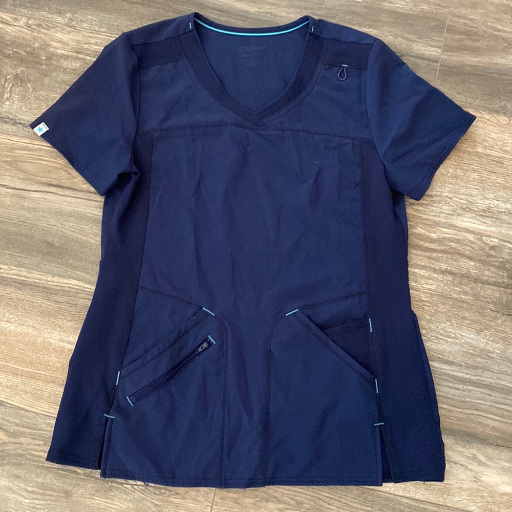 Women’s scrub top